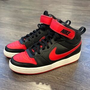 Nike Kids Court Borough Mid